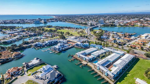 C Mandurah Apartment Resort - QLD Tourism 0