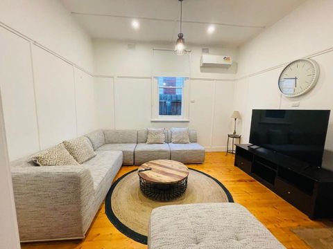 D114 Victorian Central Stay - Queensland Tourism 0