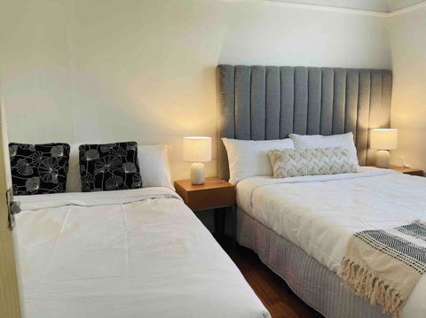 D139 Norfolk Cottage Stay - QLD Tourism 3