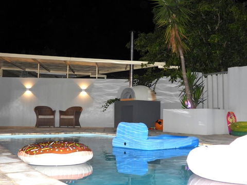 Deluxe Modern Family Home With Pool - Queensland Tourism 2