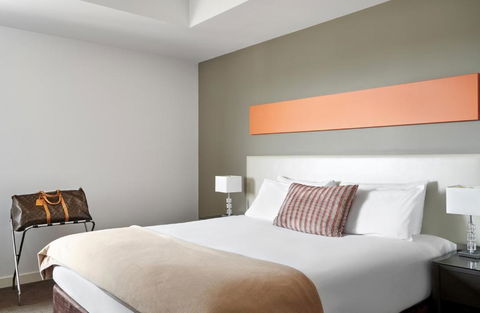 Dandenong Central Apartments Official - QLD Tourism 3