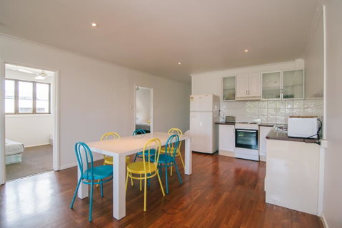 3 Bedroom Apartment / Spence St - QLD Tourism 1