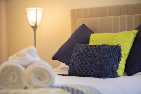 3 Bedroom Ultimate Luxury Waterfront - QLD Tourism 2