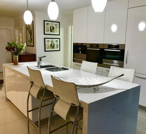 3 Divas Luxury Accommodation - QLD Tourism 2