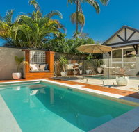 3 Little Pigs Holiday Home - Queensland Tourism