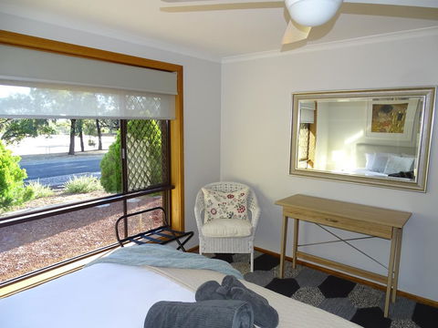 3 Pears On The Park McLaren Vale - QLD Tourism 1