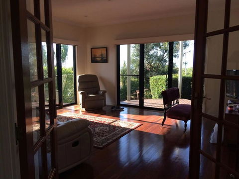 3 Sea/Fraser Island View Deckings, Beachfront, Marina - Queensland Tourism 0