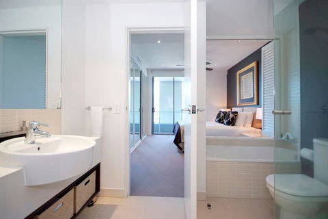 301 Harbour Lights - QLD Tourism 1