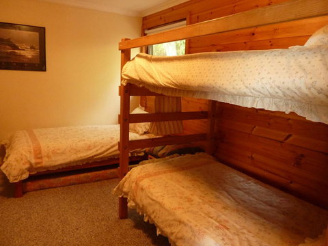 31 Elizabeth Crescent - QLD Tourism 2