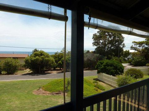 31 Elizabeth Crescent - QLD Tourism 0