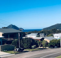 31 Kerrigan St - large home with water views  boat parking - QLD Tourism