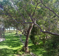 36 'Bay Parklands' 2 Gowrie Avenue - close to the water with pool  spa  tennis court - QLD Tourism