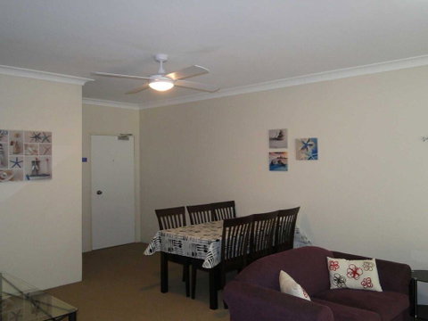 4 'Adriana', 83 Ronald Avenue - Open Plan Living With Backyard - QLD Tourism 2