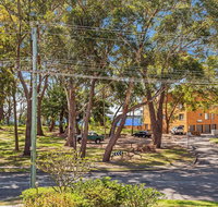 4 'Magnus Gardens' 7 Magnus St - beautiful air conditioned unit with filtered water views  WIFI - QLD Tourism