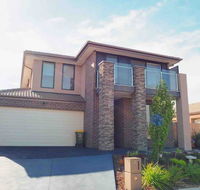 4 Bed 2 And A Half Bath Luxury Villa in Point Cook - QLD Tourism