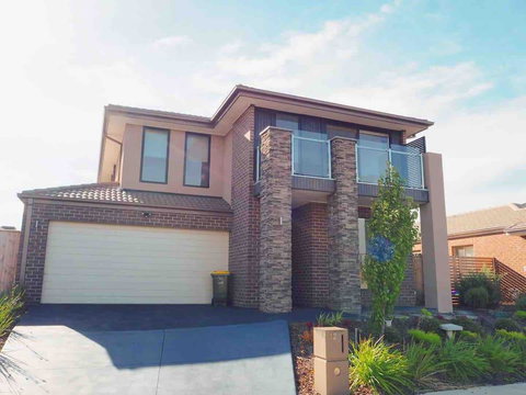 4 Bed 2 And A Half Bath Luxury Villa In Point Cook - QLD Tourism 0