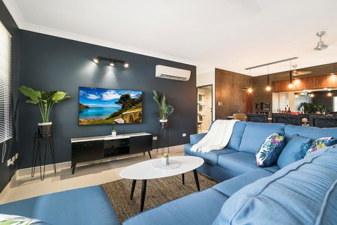 4 BEDROOM GARDENS ESCAPE - CHAMPAGNE STAYS Darwin - QLD Tourism 0