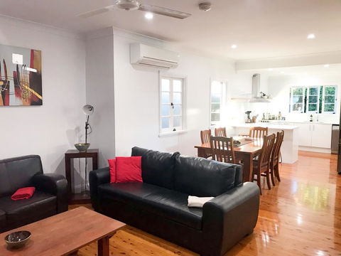 4 Bedroom House - Walk To Southbank - QLD Tourism 3