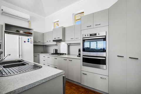 40 Pelican Street - QLD Tourism 2