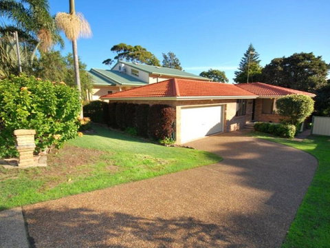 41 Leonard Avenue- Pet Friendly, Boat Parking & Aircon - QLD Tourism 0