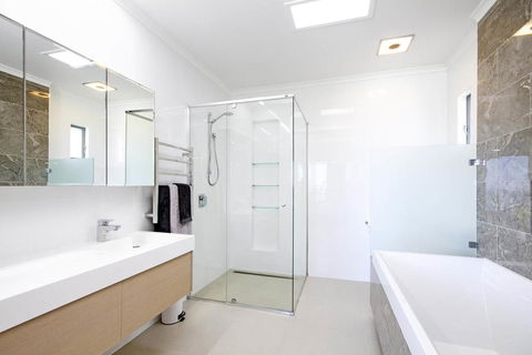 42 Bryan Street - QLD Tourism 3