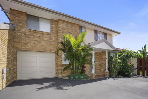 44 Oaks Avenue, No:4 - Queensland Tourism 0