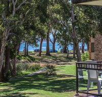 45 'Bay Parklands' 2 Gowrie Ave - pool tennis court spa  across the road to the beach - QLD Tourism