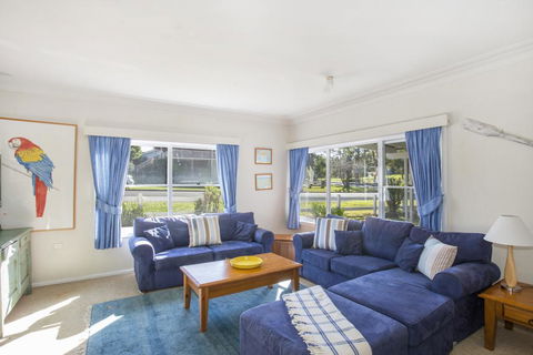 45 Golf Ave - Superb Location - QLD Tourism 1
