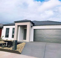 4Bed 2Bath Cozy Guesthouse in Tarneit - Queensland Tourism