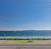 5 'Bayside' 21 Victoria Parade - unbeatable location and Air Conditioned - QLD Tourism