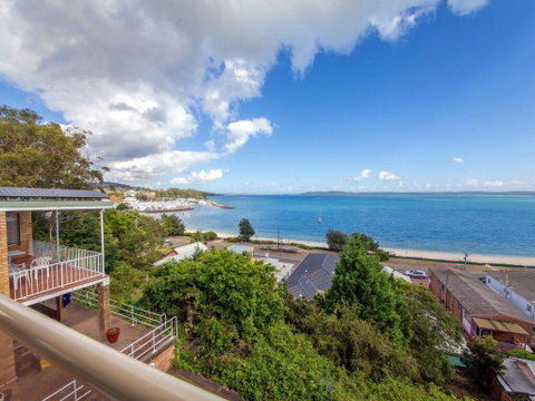 5 'Quarterdeck', 12 Magnus Street - Panoramic Water Views & Close To Town - QLD Tourism 0