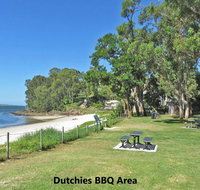 5 Thompson Place Nelson Bay - spacious duplex walking distance to Nelson Bay CBD and Dutchies - QLD Tourism