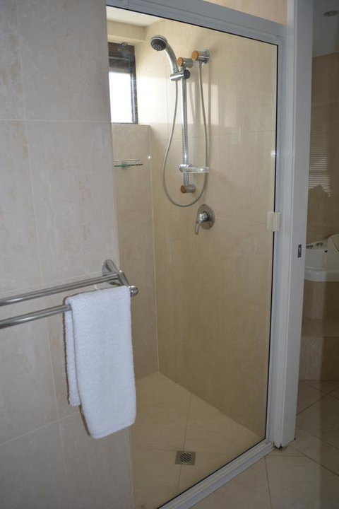 5,  Apartment On The Esplanade - QLD Tourism 2