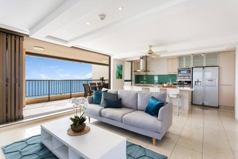 5,  Apartment On The Esplanade - QLD Tourism 0