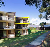 54 'Bay Parklands' 2 Gowrie Avenue - air con pool tennis courtchild friendly - QLD Tourism