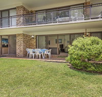 56 'Bay Parklands' 2 Gowrie Ave - ground floor air conditioned  Foxtel - QLD Tourism