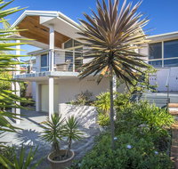 58 Seaview St - Summer Days - QLD Tourism