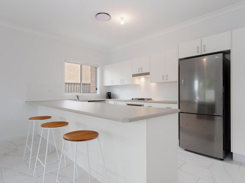 5B BENT STREET - LARGE HOUSE WITH DUCTED AIR CON, WIFI & FOXTEL - QLD Tourism 2