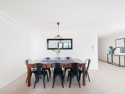 6 'FLORENTINE', 11 COLUMBIA CLOSE - STUNNING UNIT WITH SENSATIONAL VIEWS - QLD Tourism 2