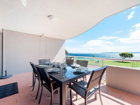 6 'FLORENTINE', 11 COLUMBIA CLOSE - STUNNING UNIT WITH SENSATIONAL VIEWS - QLD Tourism 0