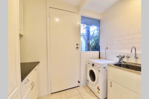6 Bedroom Beautiful And Comfy Family House - Queensland Tourism 2