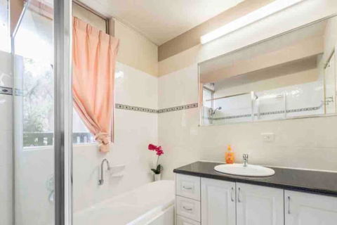 6 Bedroom Beautiful And Comfy Family House - Queensland Tourism 1