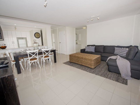 7 'The Crest' 6-8 Tomaree St - Stunning Unit With Spectacular Water Views. - QLD Tourism 3