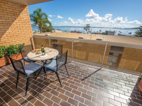 7 'The Crest' 6-8 Tomaree St - Stunning Unit With Spectacular Water Views. - QLD Tourism 0