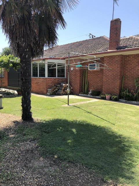 725 Myrtleford-Yackandandah Road - QLD Tourism 0