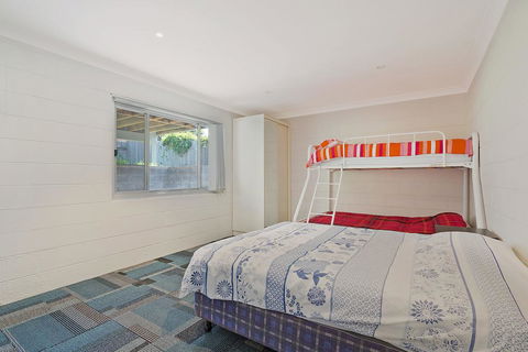 81 Dalmeny Drive - Beach House - QLD Tourism 3