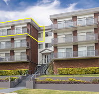 9 'Adriana' 83 Ronald Avenue - fabulous views  aircon