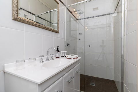94Best Apartments - QLD Tourism 0
