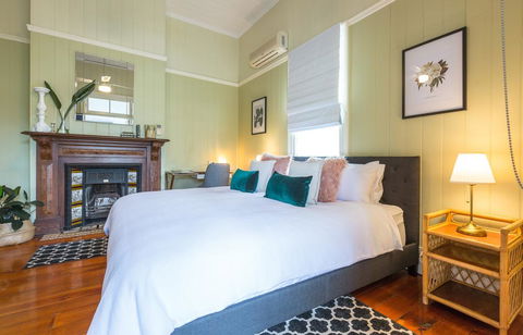 99 Kirkland Bed & Breakfast - QLD Tourism 0