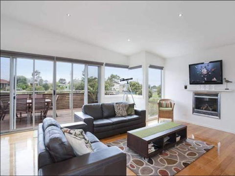 A Beautiful Beach House Torquay - QLD Tourism 1
